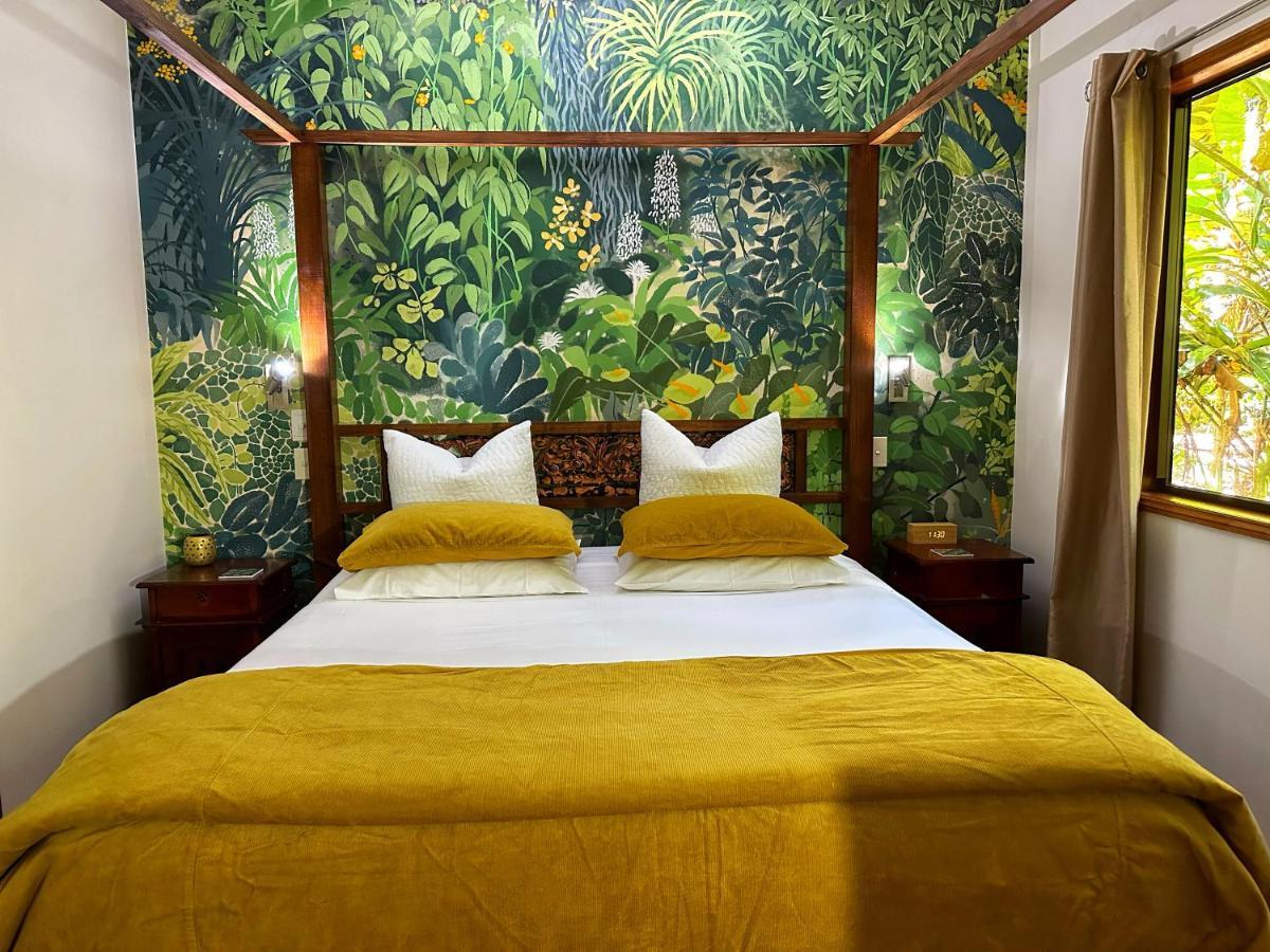 Crater Lakes Rainforest Cottages Yungaburra Exterior photo