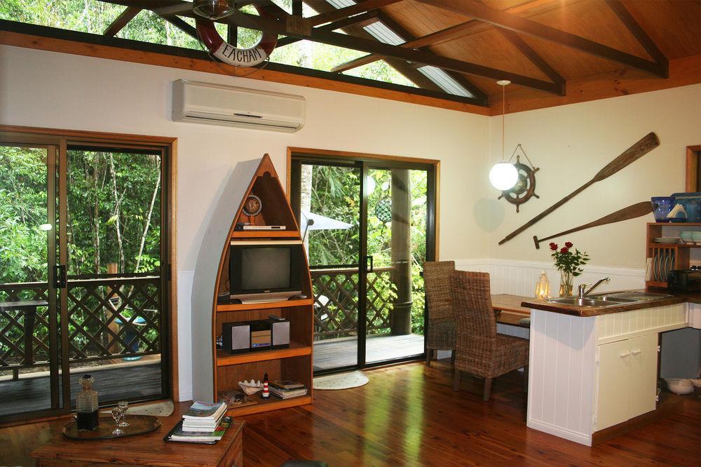 Crater Lakes Rainforest Cottages Yungaburra Exterior photo