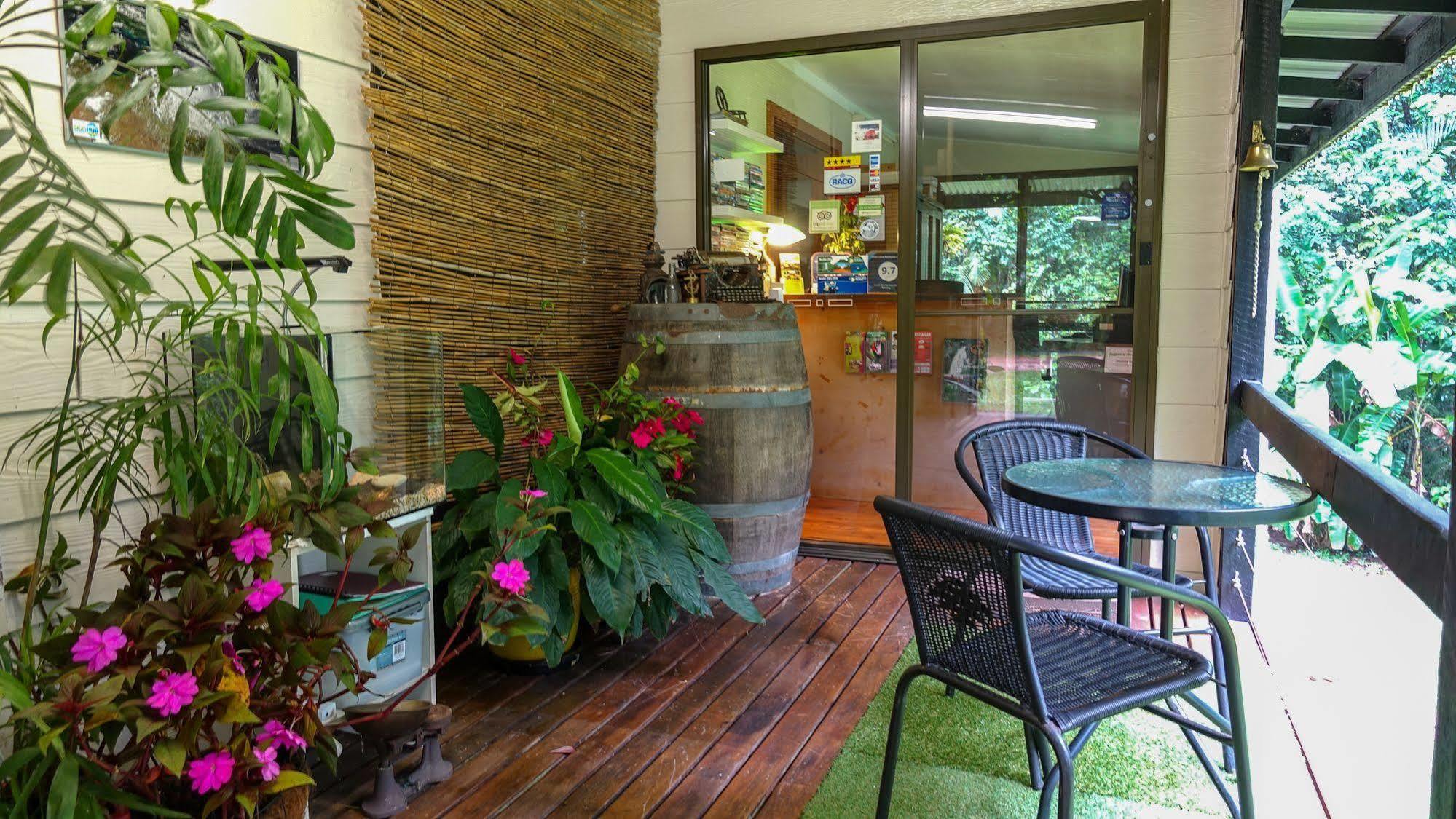 Crater Lakes Rainforest Cottages Yungaburra Exterior photo