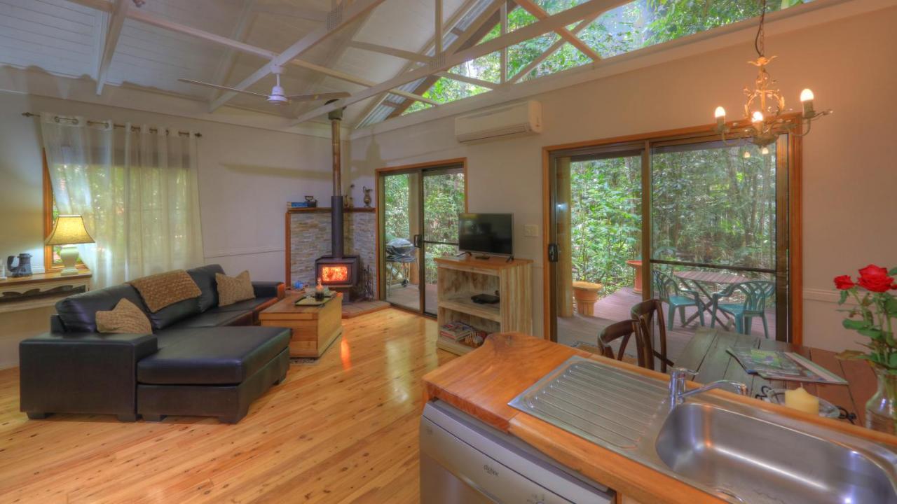 Crater Lakes Rainforest Cottages Yungaburra Exterior photo